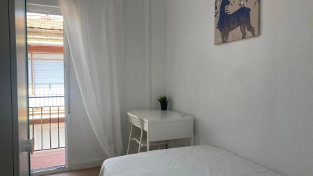 Room in a shared 5-bedroom apartment for rent in San Andrés. - Photo 4