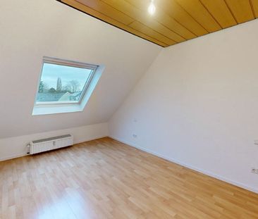 Top-moderne 3-Zimmer-Wohnung im Dachgeschoss und eigenem Stellplatz... - Foto 4