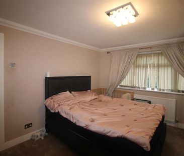 3 bedroom semi-detached house to rent - Photo 4