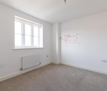 4 bedroom semi-detached house to rent - Photo 4