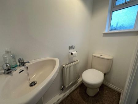 3 bedroom mews to rent - Photo 4