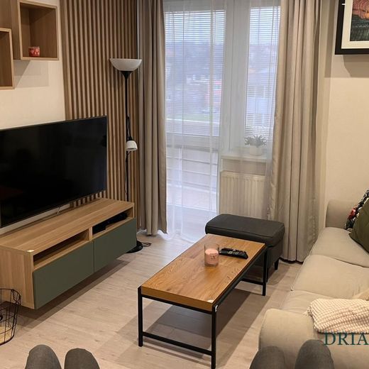 Moderný 2-izbový byt s klimatizáciou | Komfortné bývanie bez starostí - Photo 1