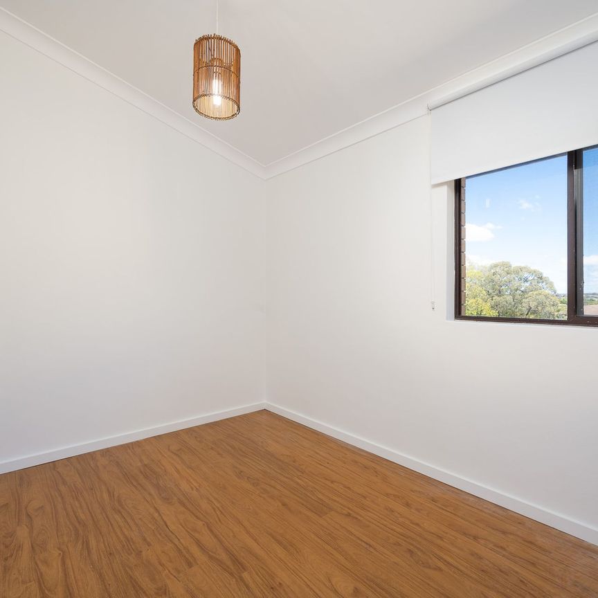 Double Sized Bedrooms & a View&excl; - Photo 1