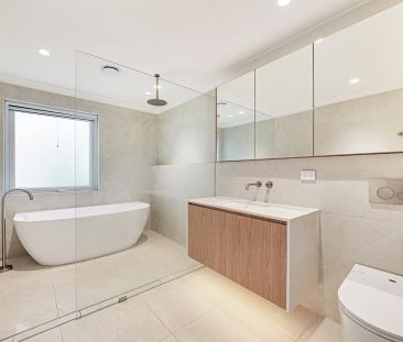 North-Facing, Impeccably Renovated Five Bedroom Family Home Close t... - Photo 6