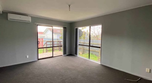 Stylish Entertainer Close To Local Attractions - Photo 1