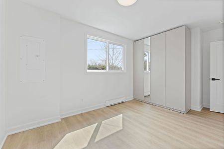 For Lease - 96 Fieldrow Street Unit# A, Meadowlands - Crestview and Area, Ontario - Photo 2