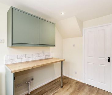 3 bedroom semi-detached house to rent - Photo 6