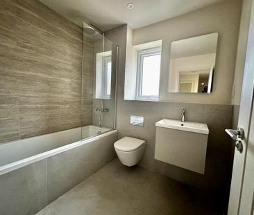 4 bedroom semi-detached house to rent - Photo 5