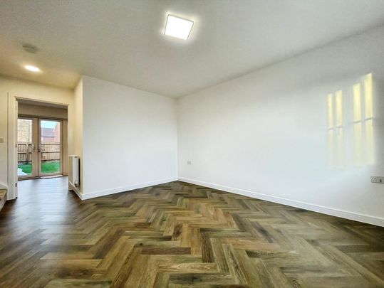 3 bedroom semi-detached house to rent - Photo 1