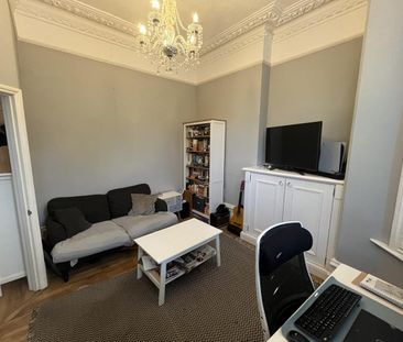 1 Bed Flat, Kings Avenue, SW4 - Photo 1