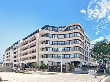 Executive 2 bedroom apartment in highly desired Eve complex - Photo 5