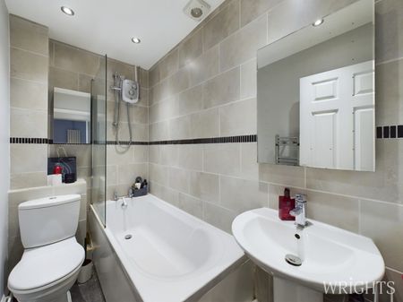 1 bedroom Apartment - Clare Crescent, Baldock - Photo 4