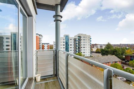 2 bedroom flat to rent - Photo 2