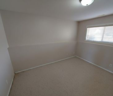 Family Home in Deer Park! - Photo 5