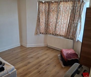 Room in a Shared House, Randall Avenue, NW2 - Photo 1