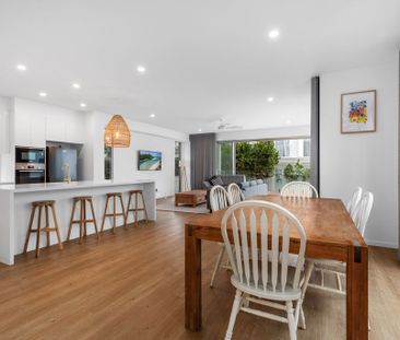 Executive Coastal Family Home – Walk to Tallebudgera Creek - Photo 2