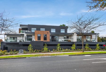 Luxury, Location, Low Maintenance - Photo 4