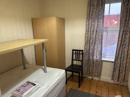 4 bedroom house to rent - Photo 3