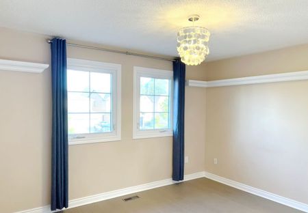 For Lease - 2037 Schoolmaster Circle, Oakville, Ontario - Photo 3