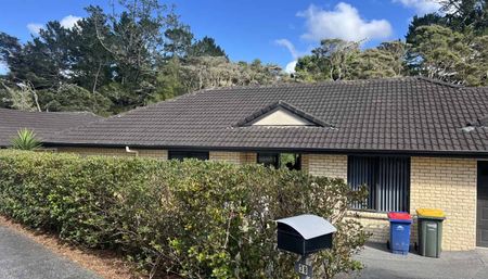 4 bedroom 2 bathroom brick and tile home available now!!! - Photo 3