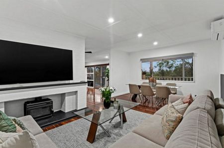 202, Bielby Street, QLD, Kenmore Hills - Photo 4