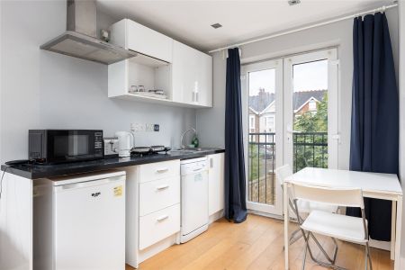 Sandycombe Road, Richmond, TW9 studio to rent - Photo 4