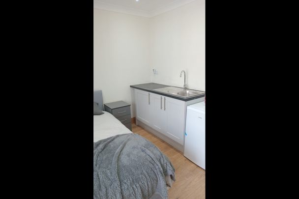 Studio Flat, Murillo Road, SE13 - Photo 1