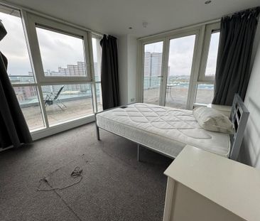 2 bedroom flat to rent - Photo 3