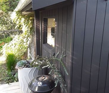 Charming 2BR Home with Garden! - Photo 2