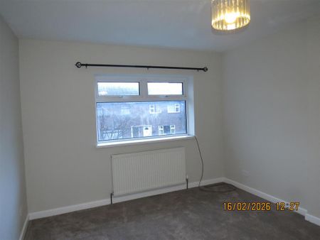 3 bedroom mews to rent - Photo 5