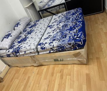 Room in a Shared House, Carlyle Road, E12 - Photo 4