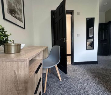 Cambrian Terrace, Beeston, Leeds - Photo 1