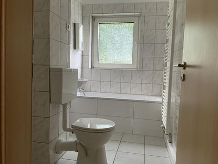 Diese Wohnung befindet sich in einem besonders grünen Wohnumfeld! - Photo 4