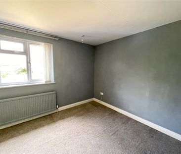 A spacious detached house situated in a convenient village location... - Photo 4