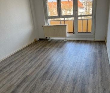 Schöne stilvolle 3-R-Wohnung im 3.OG mit BLK.ca.58,20 m²zu vermieten. - Photo 2