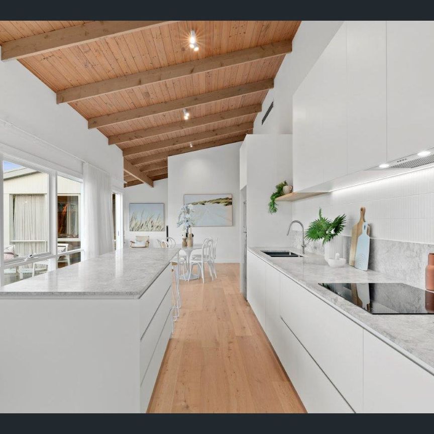 Light Filled & Stunning Family Home - Photo 1