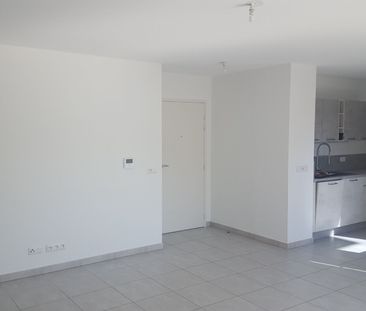 Location Appartement 3 pièces 61m² - Photo 5