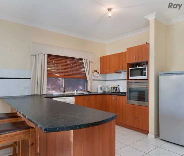 Comfortable Family Living in Caroline Springs - Photo 3