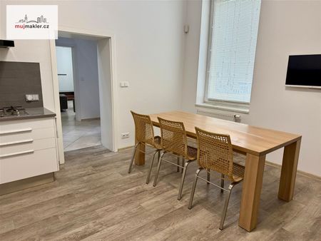 Pronájem bytu 5+1 a více 220 m² - Fotografie 2
