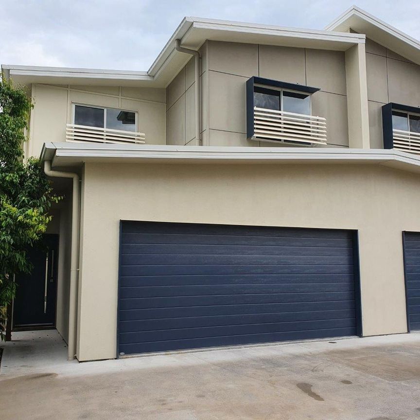 Scarborough Modern Townhouse - Photo 1