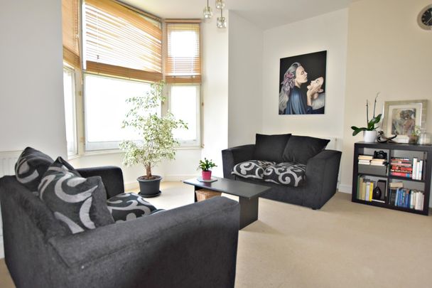 2 Bedroom Flat - Photo 1