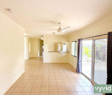 Spacious home in popular Calliope - Photo 3