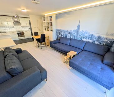 2 Bed Flat, Squires Court, BS3 - Photo 1