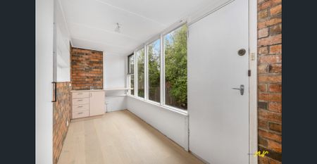 Recently updated with stunning bay views - Photo 2