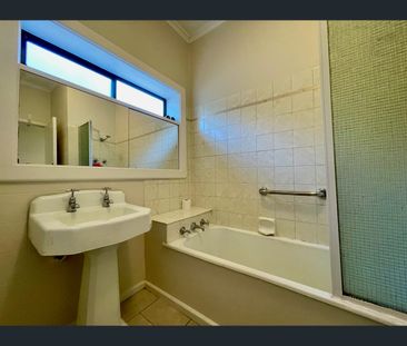 91 Hertford Road, Sunshine West, Vic 3020 - Photo 6