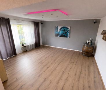 Sanierte 3-Zimmer-Etagenwohnung mit Balkon & Aufzug - Foto 4