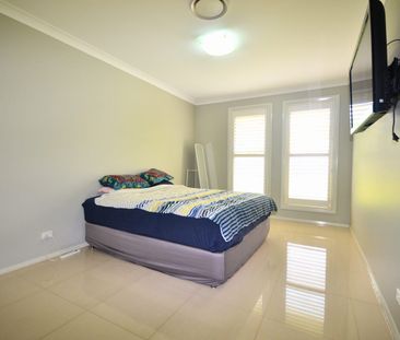 Spacious Family Home!! - Photo 3