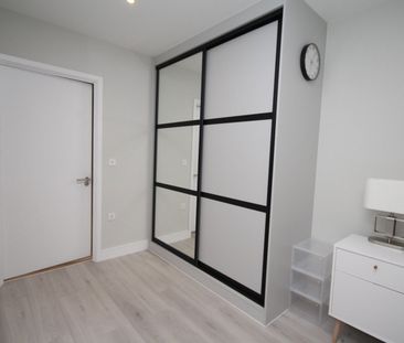 2 Bed Flat, Cairncross House, SE3 - Photo 4