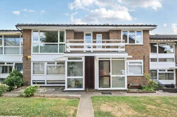 White House Drive, Stanmore, HA7 - Photo 1