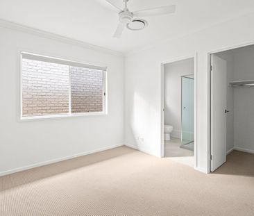 Modern and Cozy Home in Prime Location - A/C & Spacious Backyard! $... - Photo 3